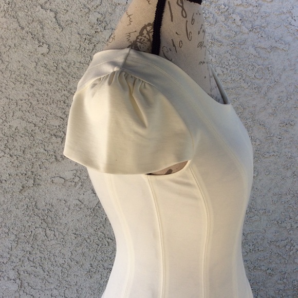 Felicity & Coco Structured flowy ruffle white casual classy dress - Picture 3 of 7